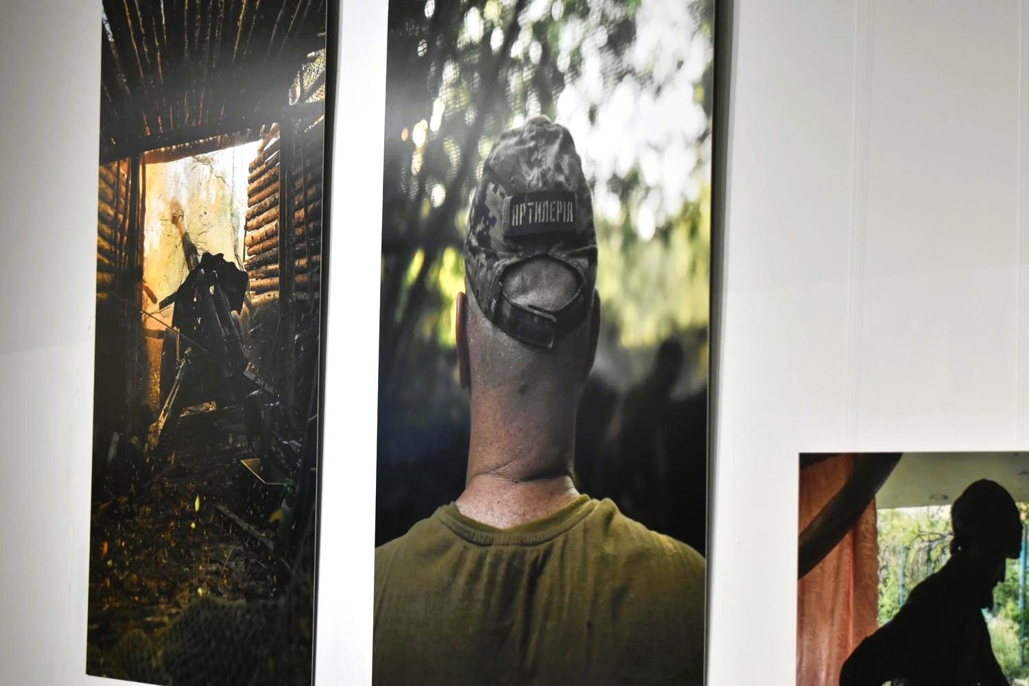 У Полтаві відкрили фотовиставку «Хартія: Спека. 11 поглядів на війну»