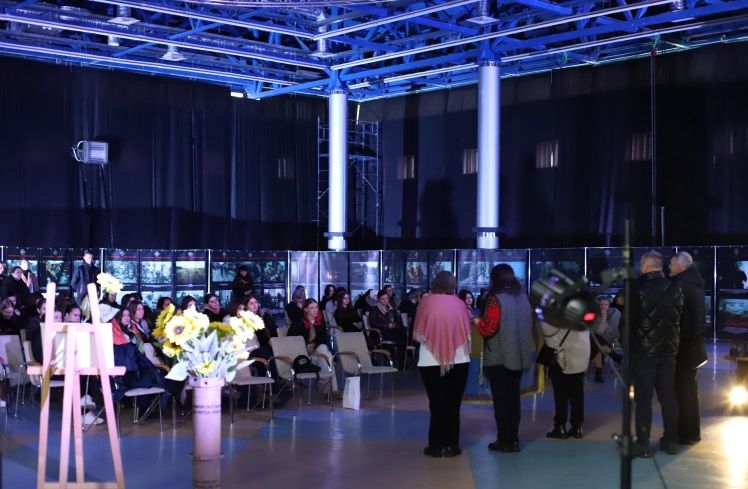 У День Гідності та Свободи у Полтаві презентували проєкт «Герої нескореної країни»