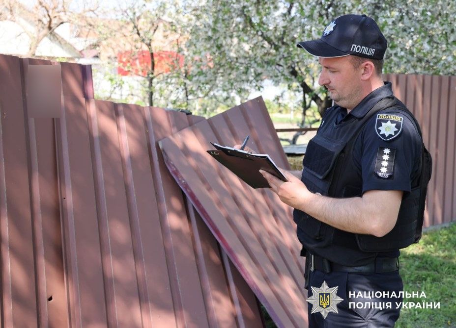 Внаслідок нічної атаки рф у Полтавській громаді пошкоджено будинок та господарчі будівлі