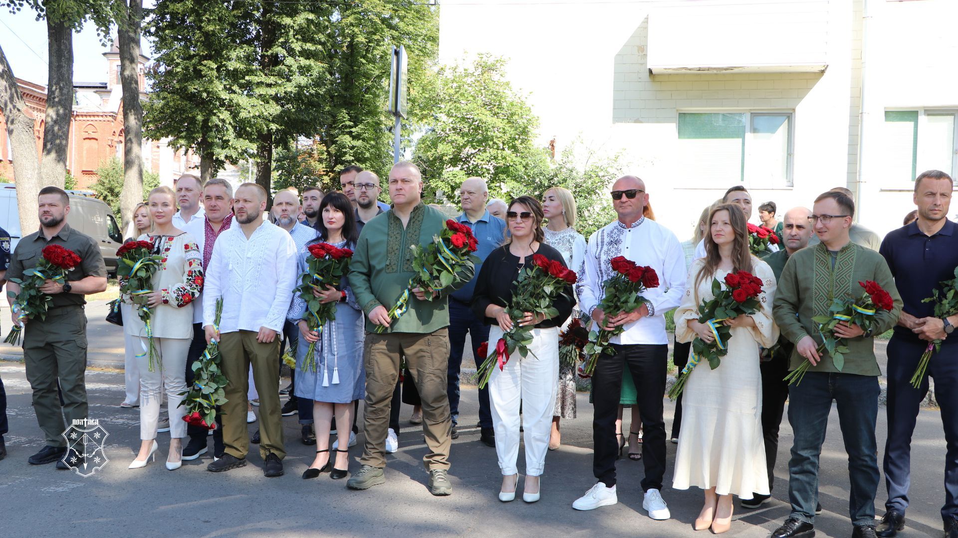 Державні нагороди та покладання квітів: у Полтаві відзначили 30-річчя Конституції України