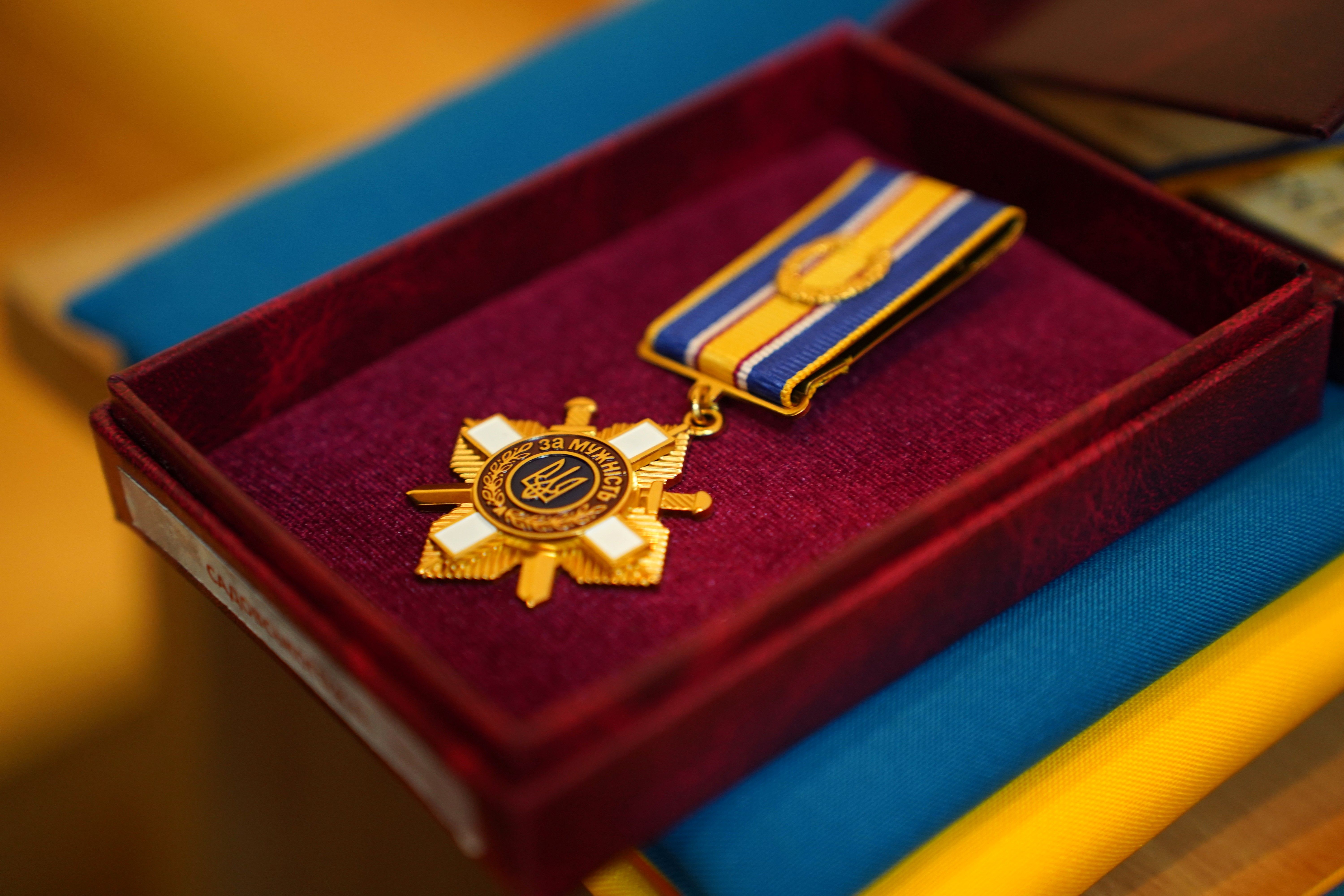 У Полтаві родинам полеглих захисників України передали державні нагороди