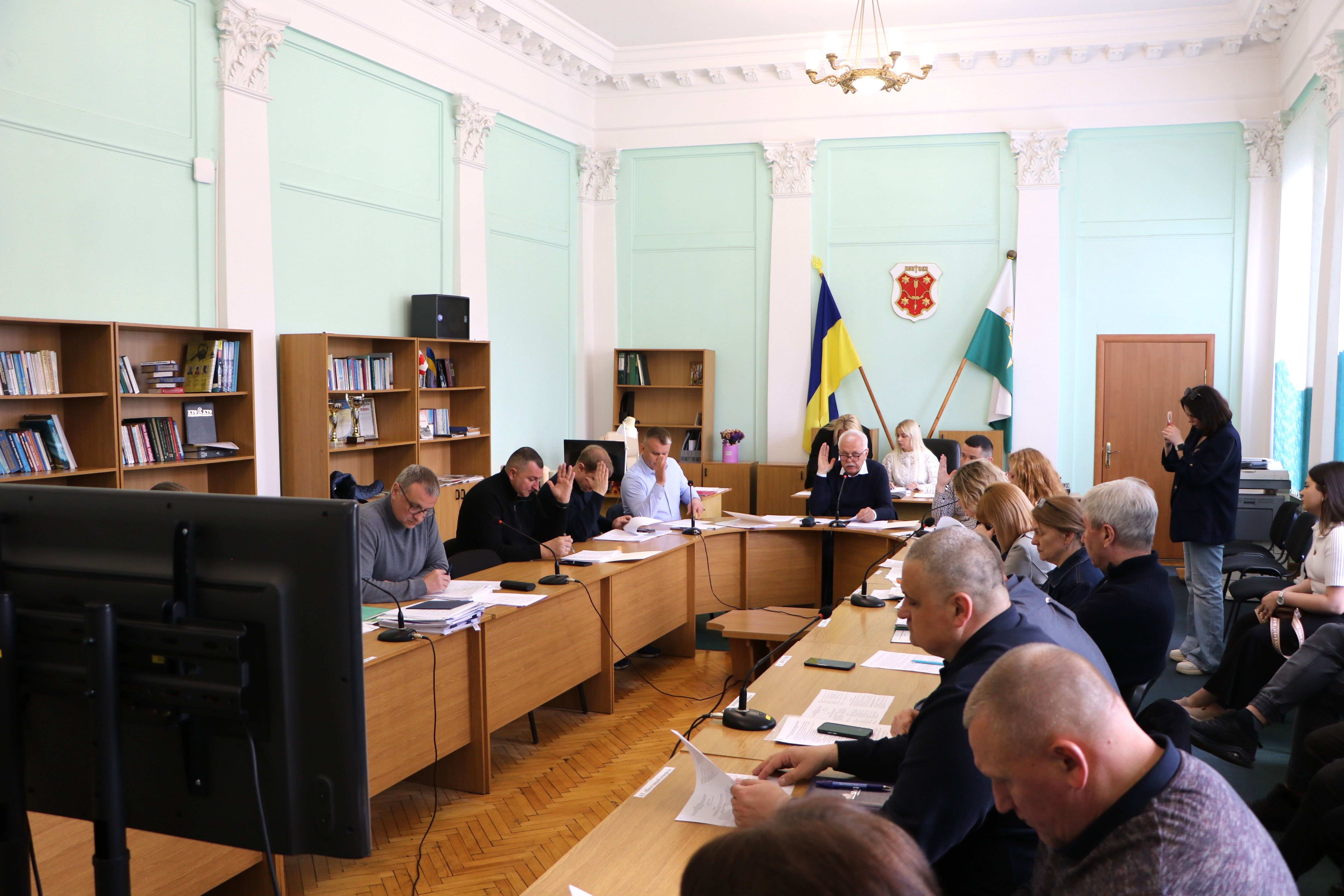 "Картка полтавця" та обробка територій від кліщів: відбулося засідання постійної комісії з питань містобудування, архітектури, розвитку міського господарства, транспорту