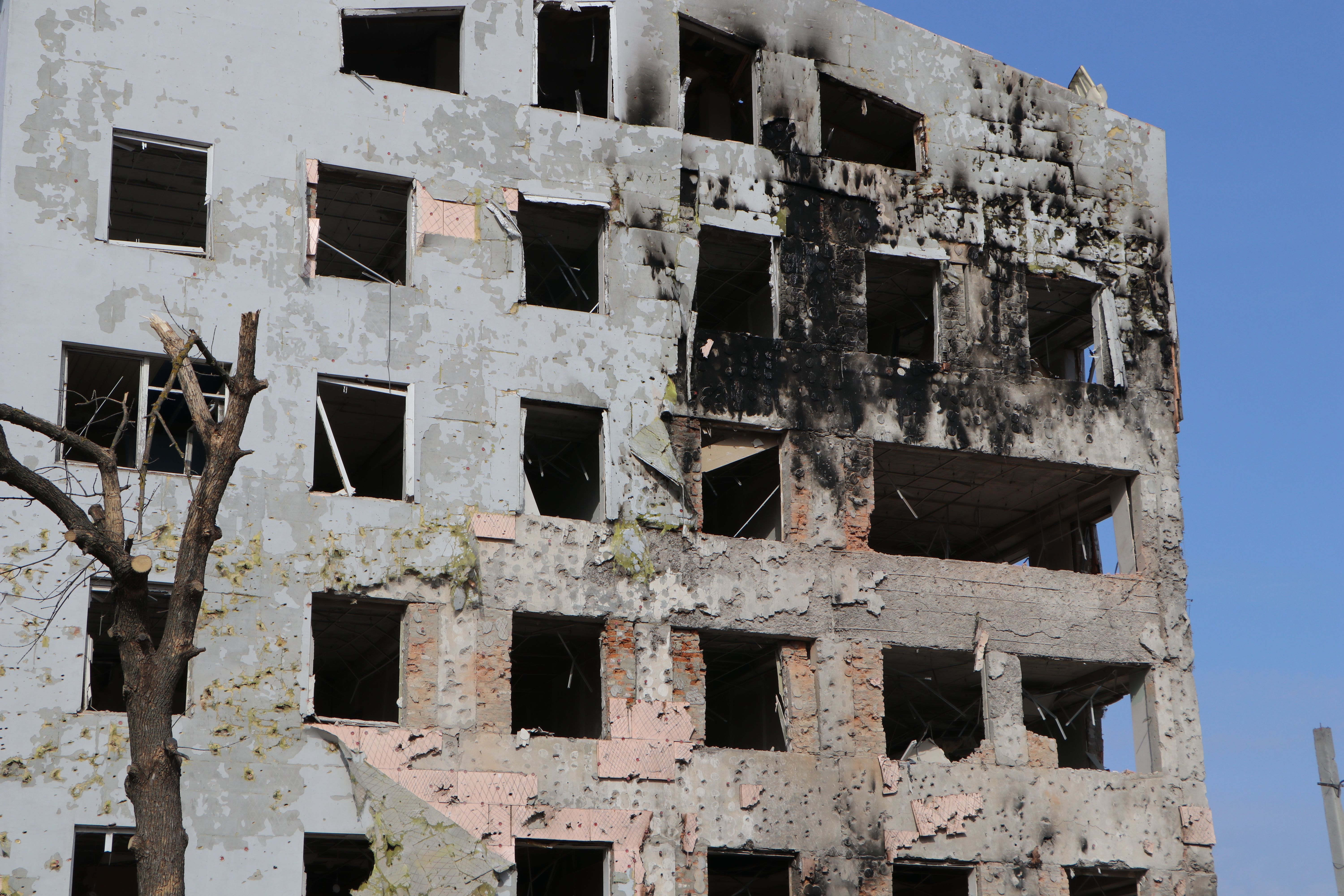 Двоє загиблих та поранені: у Полтаві триває ліквідація наслідків нічного обстрілу