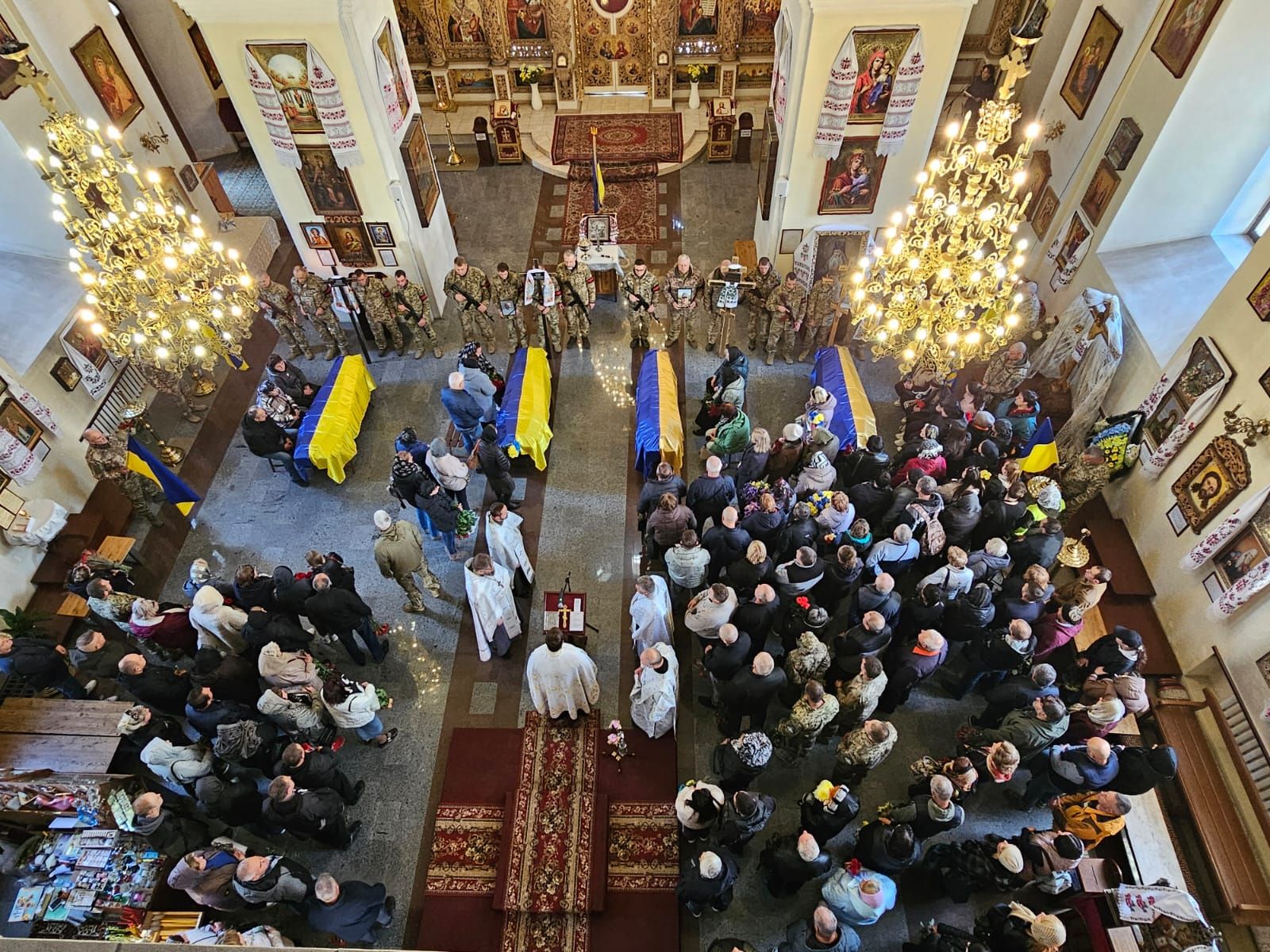 Полтавська громада попрощалась із загиблими захисниками України