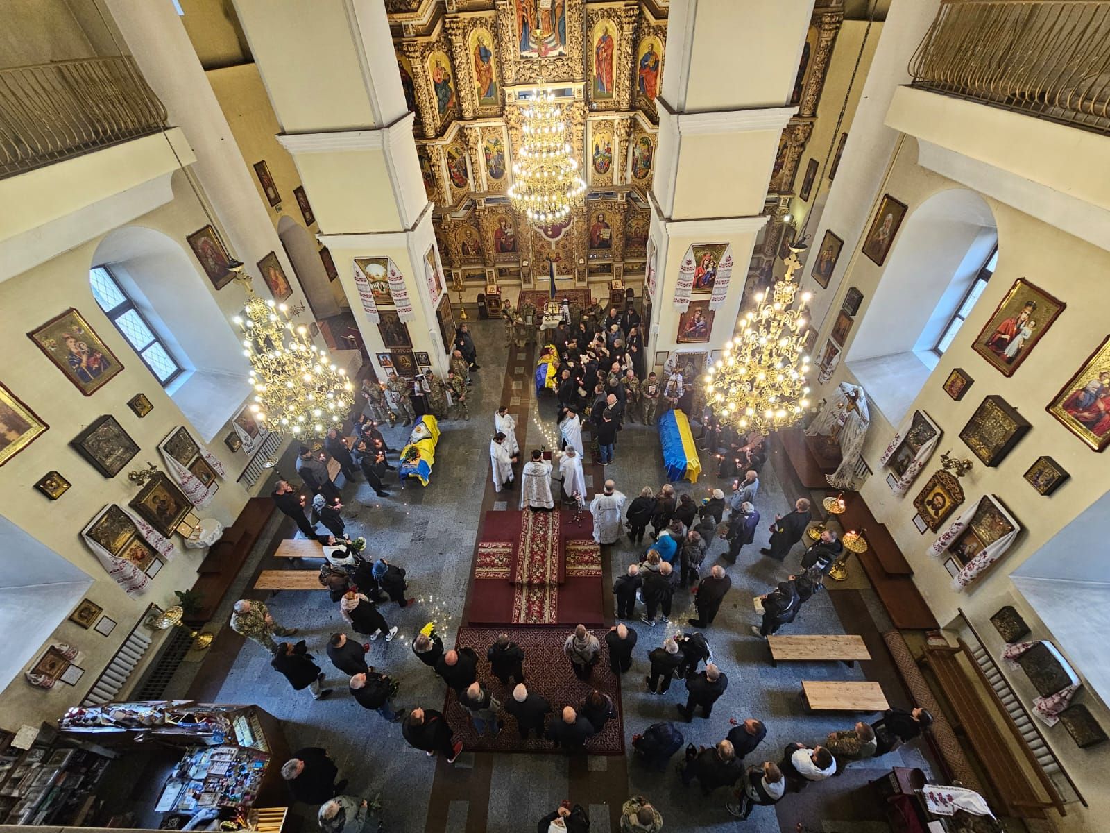 Полтавська громада попрощалась із загиблими захисниками України