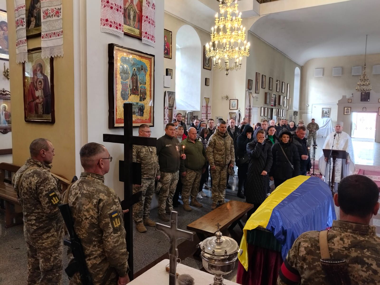 Полтавська громада попрощалась із загиблим захисником України 