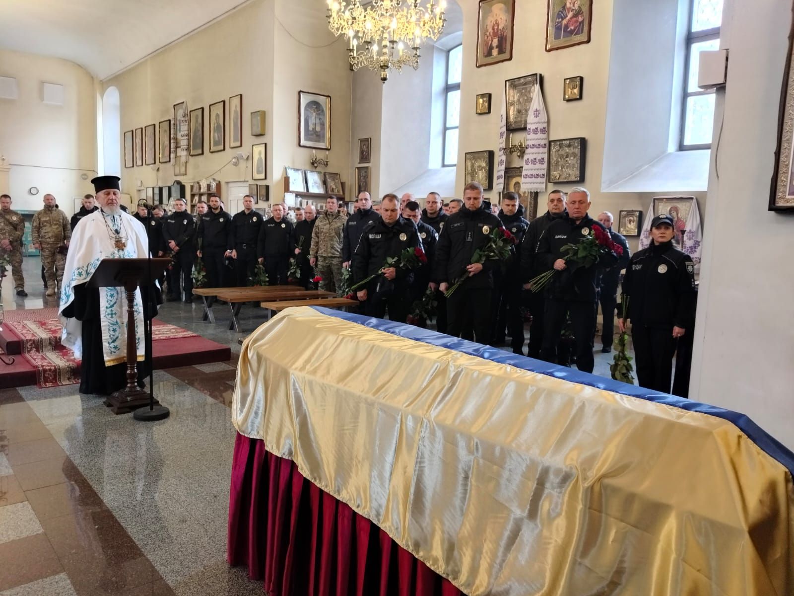 Полтавська громада попрощалась з полеглим захисником України