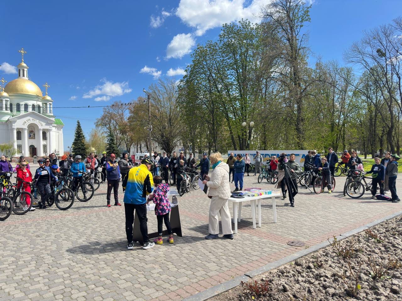 У Полтаві відбувся велозаїзд на підтримку ЗСУ