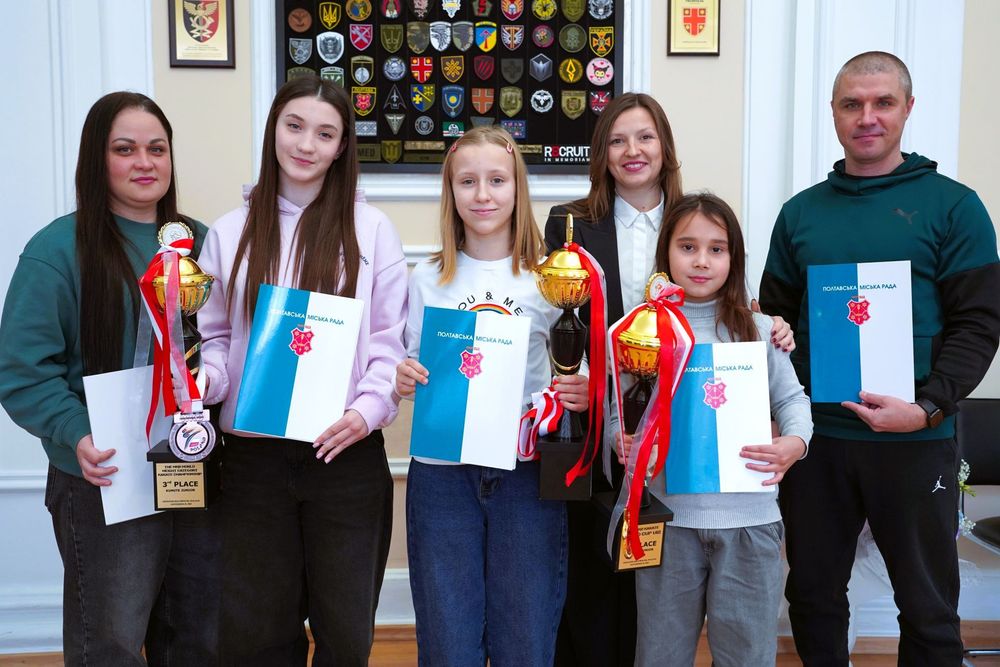 У Полтаві відзначили юних призерок Чемпіонату світу з кіокушинкай карате