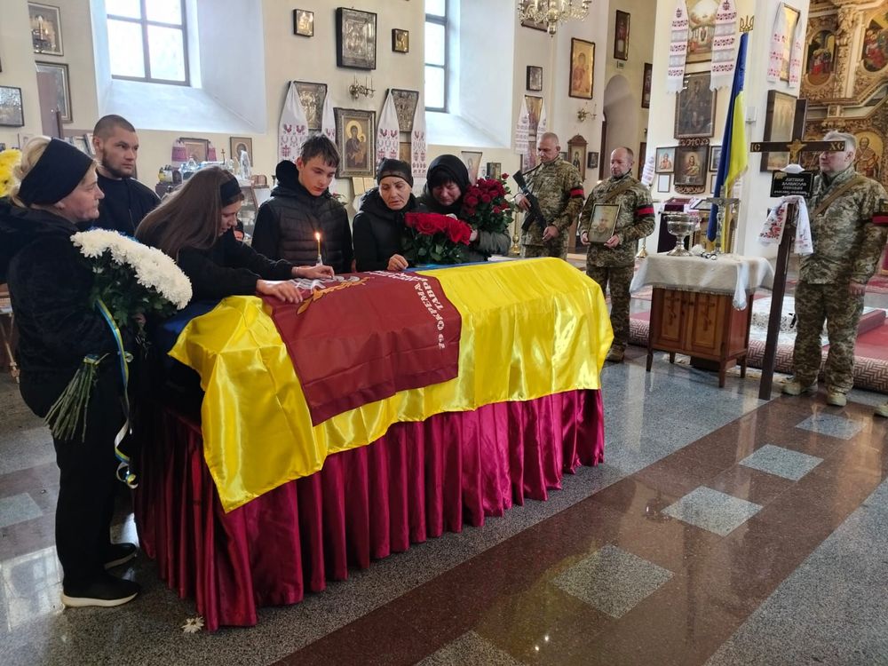 Полтавська громада попрощалась із загиблим захисником України