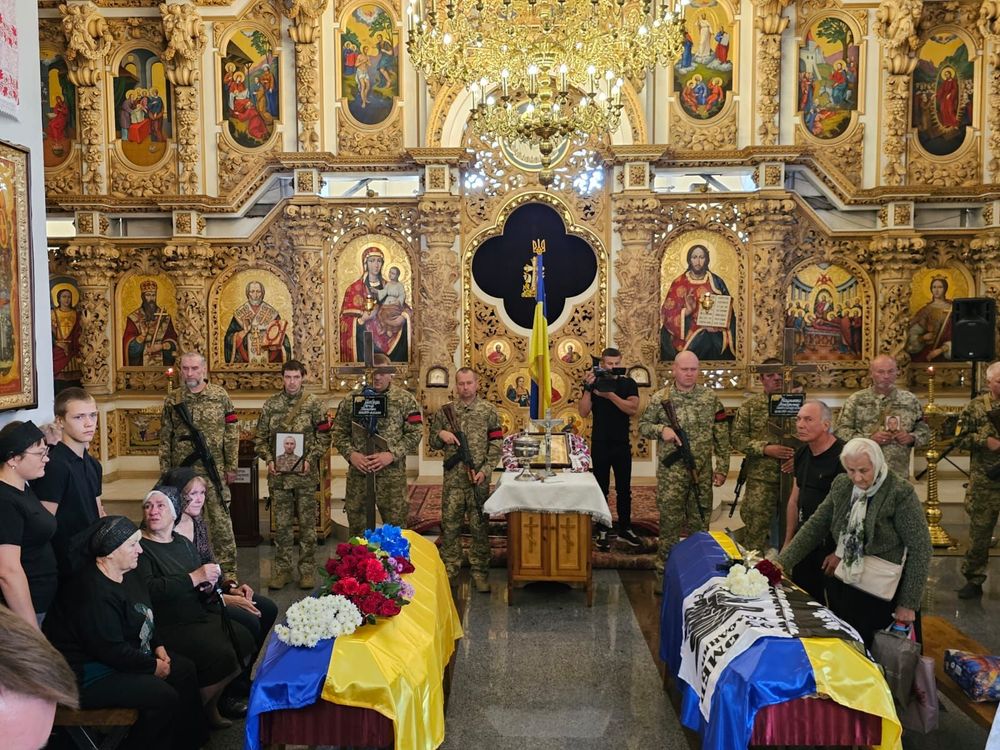 Полтавська громада провела в останню дорогу загиблих захисників України