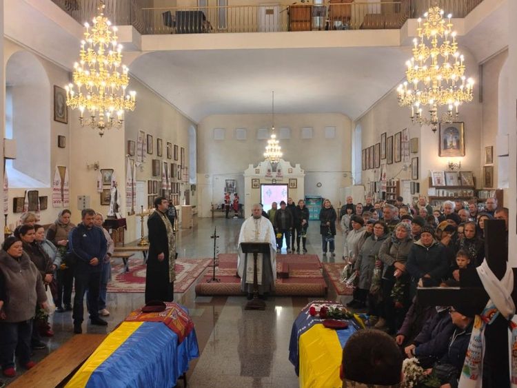 Полтавська громада попрощалась із загиблими захисниками України