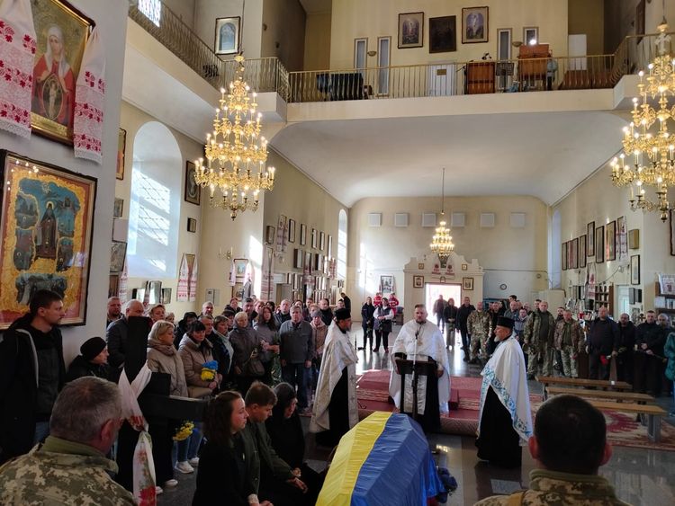 Полтавська громада попрощалась із загиблим захисником України